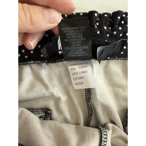 Torrid 5 Inch Pull-On Studio Luxe Mid-Rise Paperbag Waist Short Size 1 XL Black - Picture 9 of 11